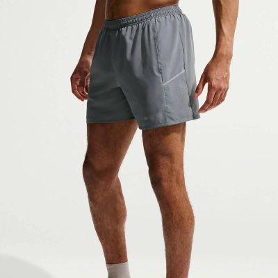 Herren Shorts Miler Dri-FIT in grau
