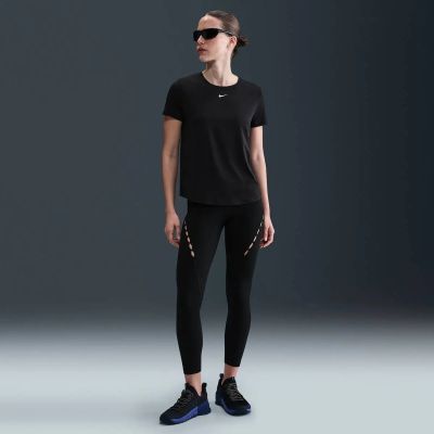 Damen Shirt One Classic in schwarz