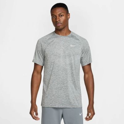Herren Sweatshirt M NK DFADV STRIDE SS TOP in grau
